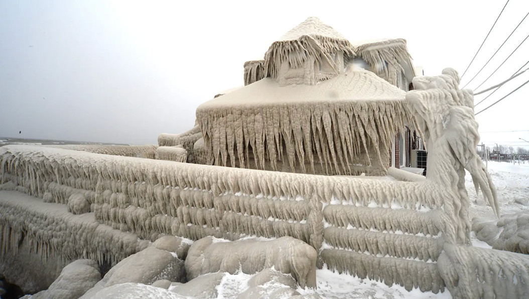 Thị trường BĐS đóng băng thì làm gì – cơ hội săn hàng giá rẻ 2025